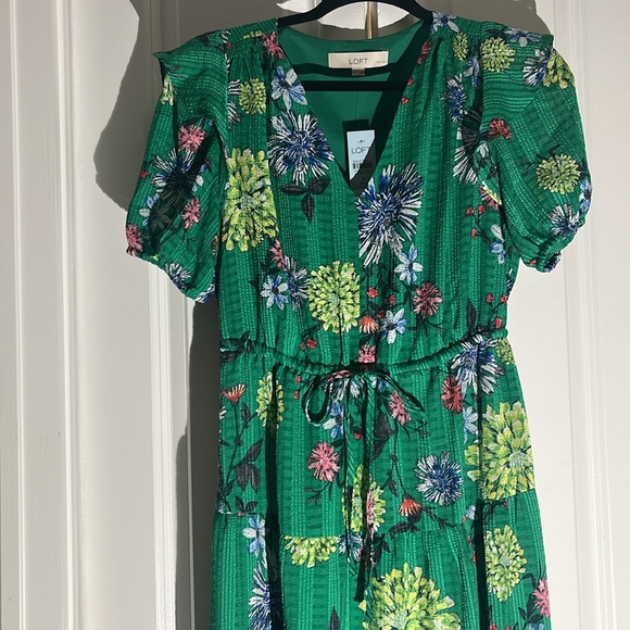 Loft green flower dress SP and medium - Picture 4 of 8